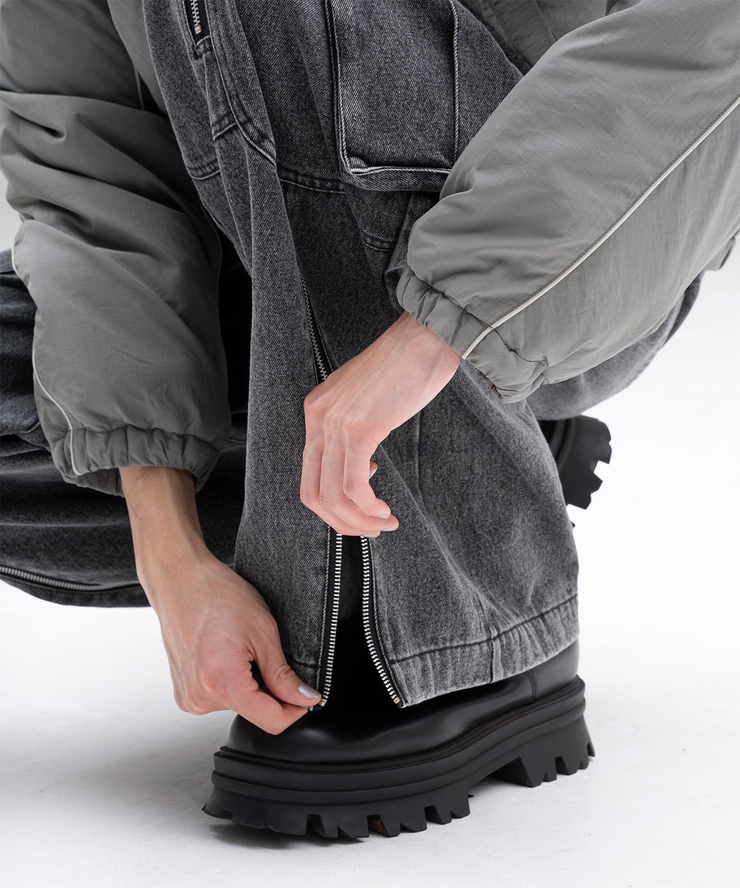 Zip Slit Cargo Denim Pants 3